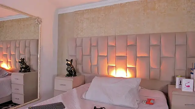 EmmaTorres  online show from 11-15-25, 09:32