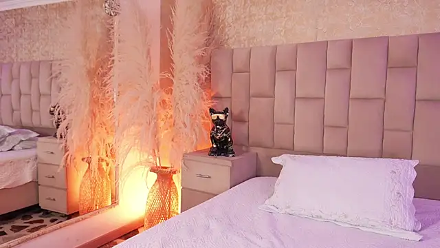 EmmaTorres  online show from 12-15-25, 09:52