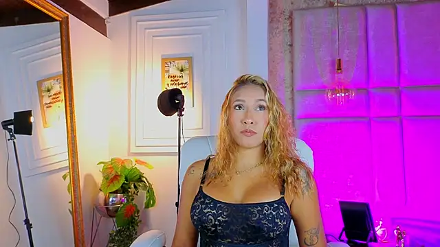 AlessiaLondon online show from 07-02-26, 10:10