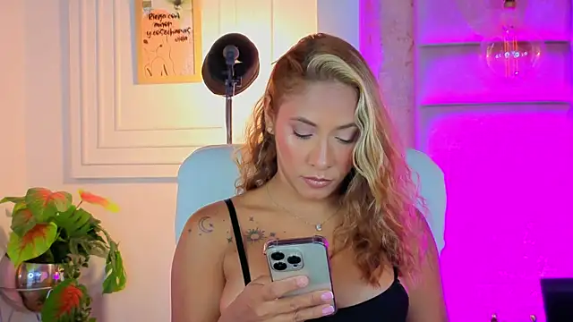 AlessiaLondon online show from 07-04-26, 09:15