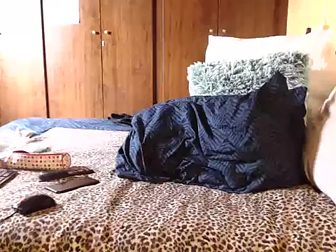 Snapshot of LONGBLKCLIT36 chatting on 04-11-26, 11:03 LONGBLKCLIT36 online show from 04-11-26, 11:03