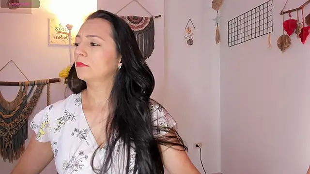 anaruiz  online show from 02-27-26, 09:48