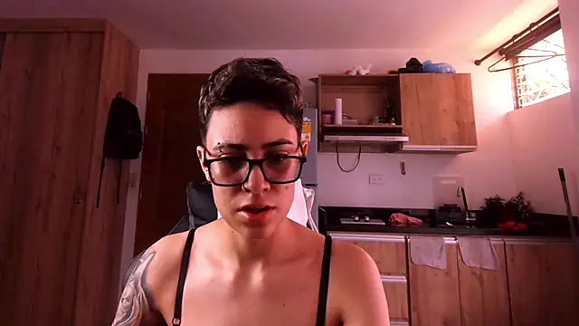 Cutie Shy  online show from 03-09-26, 04:00