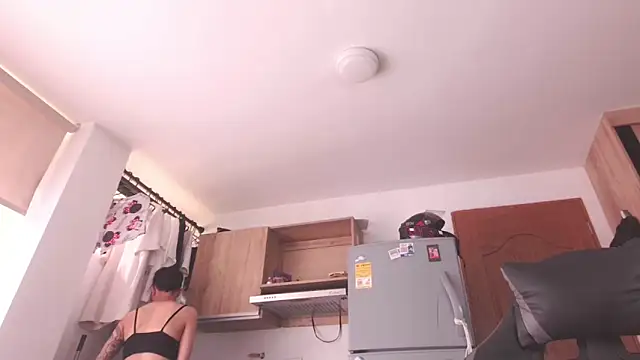 Cutie Shy  online show from 04-08-26, 05:35