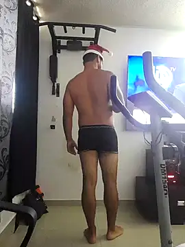 Snapshot of LatinMar chatting on 12-23-24, 02:39 LatinMar online show from 12-23-24, 02:39