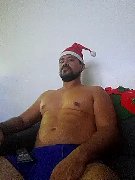 Snapshot of LatinMar chatting on 12-26-24, 12:03 LatinMar online show from 12-26-24, 12:03