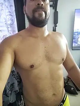 Snapshot of LatinMar chatting on 02-18-25, 01:00 LatinMar online show from 02-18-25, 01:00