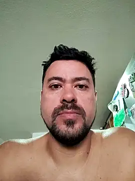 Snapshot of LatinMar chatting on 10-10-25, 11:31 LatinMar online show from 10-10-25, 11:31