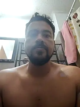 Snapshot of LatinMar chatting on 10-14-25, 01:23 LatinMar online show from 10-14-25, 01:23