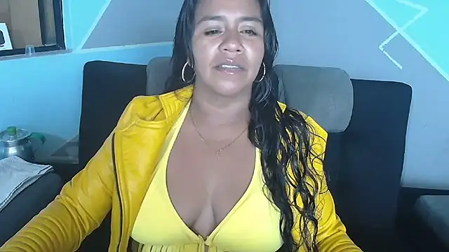 Snapshot of saggil23 chatting on 05-26-26, 04:08 saggil23 online show from 05-26-26, 04:08