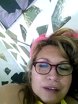 Snapshot of Kazsandraa chatting on 03-22-25, 05:31 Kazsandraa online show from 03-22-25, 05:31