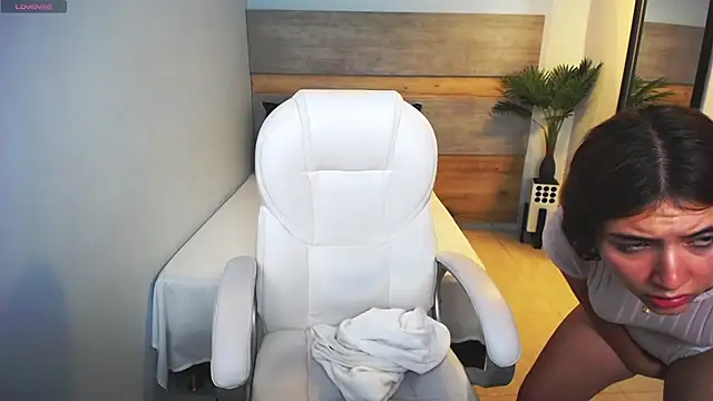 Snapshot of liseth_fox chatting on 02-27-25, 02:32 liseth fox online show from 02-27-25, 02:32