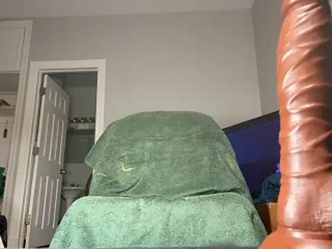 ChiRaqb8 online show from 11-10-25, 02:54