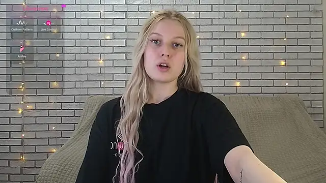 Snapshot of EmiliaDuchess chatting on 12-10-24, 03:12 EmiliaDuchess online show from 12-10-24, 03:12