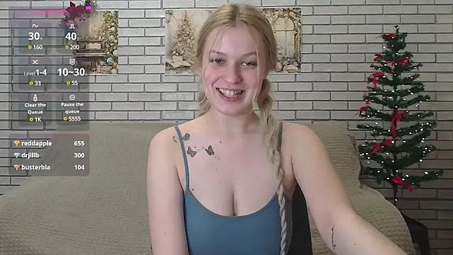 Snapshot of EmiliaDuchess chatting on 01-14-25, 11:53 EmiliaDuchess online show from 01-14-25, 11:53