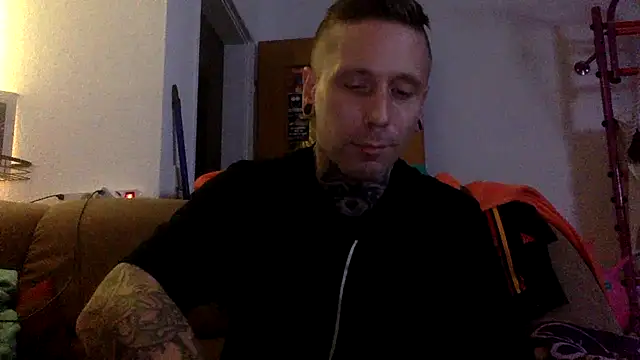 Snapshot of Schabernack1990 chatting on 12-20-24, 03:03 Schabernack1990 online show from 12-20-24, 03:03