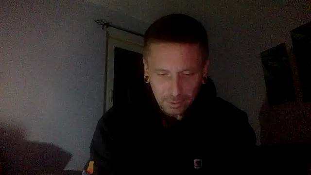 Snapshot of Schabernack1990 chatting on 09-23-25, 08:56 Schabernack1990 online show from 09-23-25, 08:56