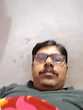 Snapshot of Srmotrs chatting on 02-11-26, 01:43 Srmotrs online show from 02-11-26, 01:43