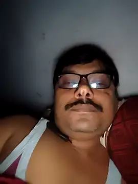 Snapshot of Srmotrs chatting on 02-12-26, 06:25 Srmotrs online show from 02-12-26, 06:25