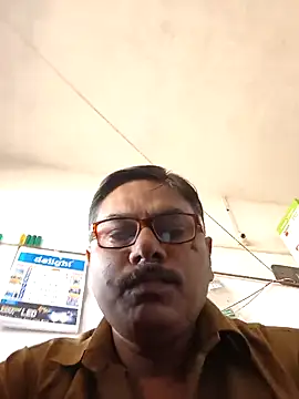 Snapshot of Srmotrs chatting on 02-14-26, 05:59 Srmotrs online show from 02-14-26, 05:59