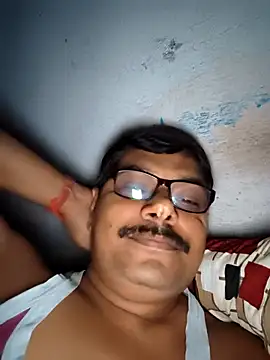 Snapshot of Srmotrs chatting on 02-14-26, 06:59 Srmotrs online show from 02-14-26, 06:59