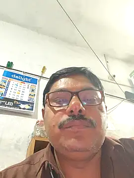 Snapshot of Srmotrs chatting on 02-27-26, 02:17 Srmotrs online show from 02-27-26, 02:17