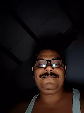 Snapshot of Srmotrs chatting on 02-28-26, 05:58 Srmotrs online show from 02-28-26, 05:58