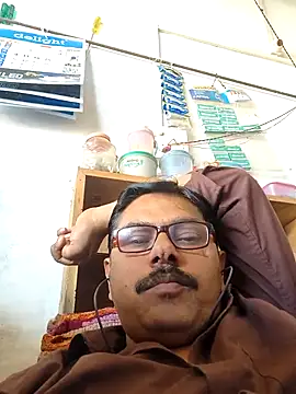 Snapshot of Srmotrs chatting on 03-02-26, 07:15 Srmotrs online show from 03-02-26, 07:15