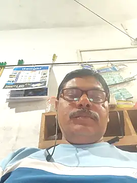 Snapshot of Srmotrs chatting on 03-06-26, 01:51 Srmotrs online show from 03-06-26, 01:51