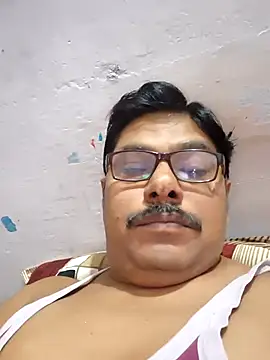 Snapshot of Srmotrs chatting on 03-07-26, 03:36 Srmotrs online show from 03-07-26, 03:36