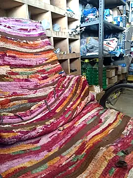 Snapshot of Srmotrs chatting on 03-10-26, 05:45 Srmotrs online show from 03-10-26, 05:45