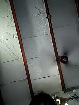 Snapshot of Srmotrs chatting on 03-17-26, 01:43 Srmotrs online show from 03-17-26, 01:43