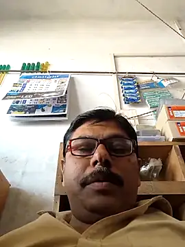 Snapshot of Srmotrs chatting on 03-19-26, 05:55 Srmotrs online show from 03-19-26, 05:55