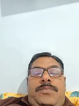 Snapshot of Srmotrs chatting on 03-21-26, 05:01 Srmotrs online show from 03-21-26, 05:01