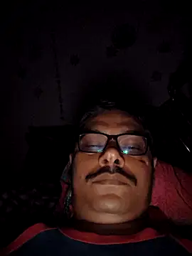 Snapshot of Srmotrs chatting on 04-02-26, 07:55 Srmotrs online show from 04-02-26, 07:55