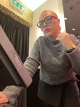 Arabellalee23 online show from 02-10-25, 11:46