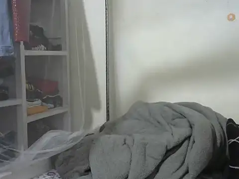 Snapshot of beauty_petite chatting on 02-13-26, 02:46 beauty petite online show from 02-13-26, 02:46