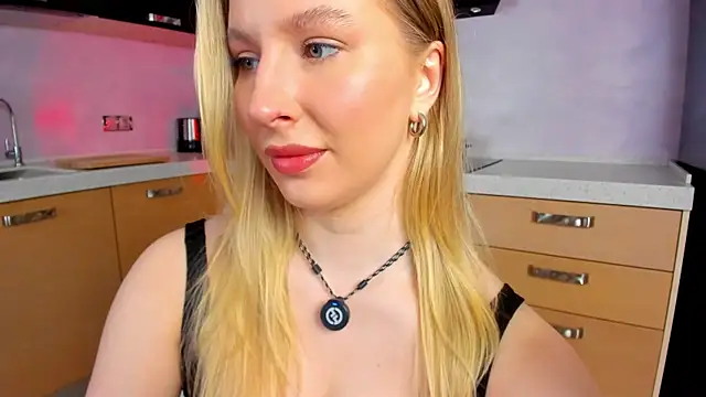 Snapshot of AnnLevine chatting on 04-30-26, 01:17 AnnLevine online show from 04-30-26, 01:17
