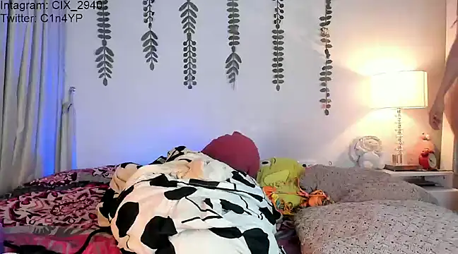 Snapshot of halseycox___ chatting on 12-18-24, 09:58 halseycox online show from 12-18-24, 09:58