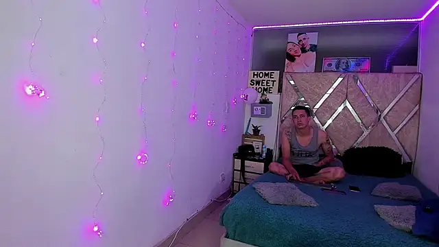 parejacaliente20154 online show from 02-24-26, 11:08