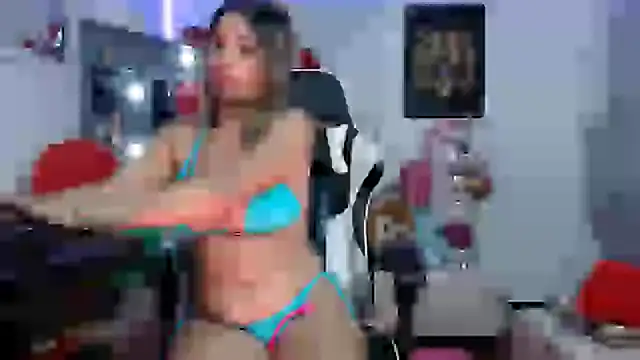 Snapshot of sexy_bunny_hot chatting on 03-11-25, 05:02 sexy bunny hot online show from 03-11-25, 05:02