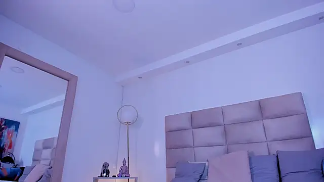 Snapshot of AngelyRosse1 chatting on 09-27-25, 04:50 AngelyRosse1 online show from 09-27-25, 04:50