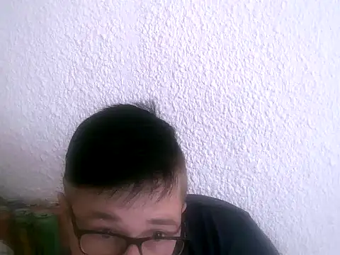 Snapshot of bisexualboy05 chatting on 09-19-25, 10:16 bisexualboy05 online show from 09-19-25, 10:16