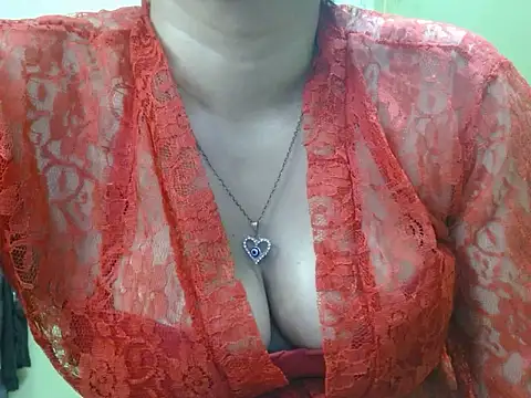 Snapshot of LOVERIAKOL chatting on 05-31-26, 05:42 LOVERIAKOL online show from 05-31-26, 05:42