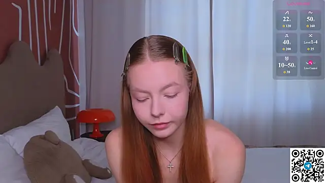 Snapshot of EvaCroan chatting on 05-09-26, 08:52 EvaCroan online show from 05-09-26, 08:52