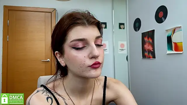Bunny ShyGirl online show from 02-14-25, 07:38