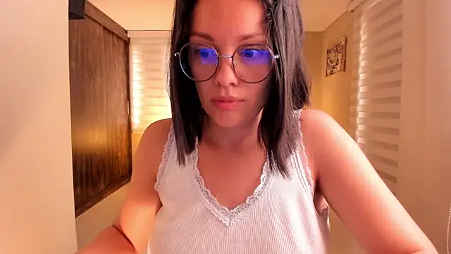 Snapshot of anabel_025 chatting on 12-22-25, 12:24 anabel 025 online show from 12-22-25, 12:24