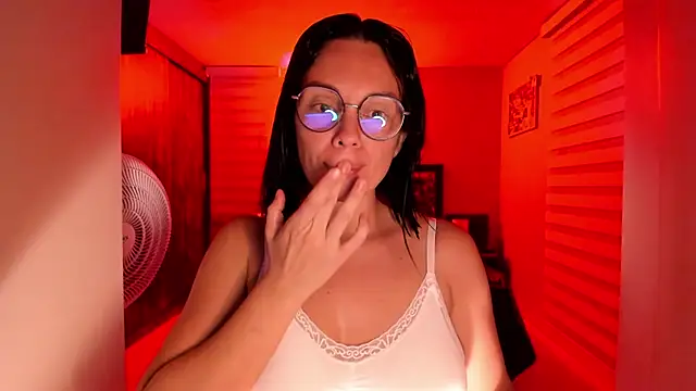 Snapshot of anabel_025 chatting on 12-23-25, 01:03 anabel 025 online show from 12-23-25, 01:03