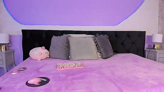 Julieta Cortes   online show from 10-01-25, 12:00