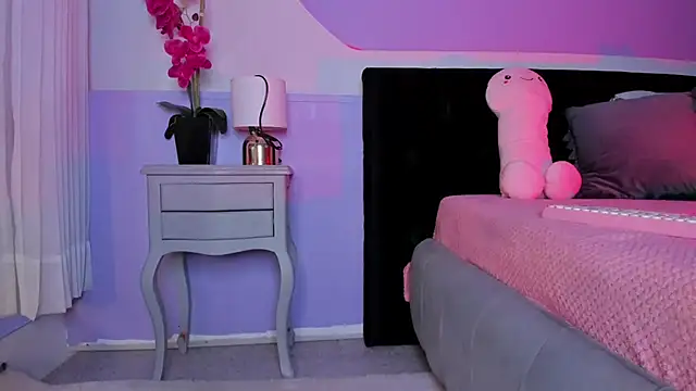 Julieta Cortes   online show from 11-13-25, 12:15